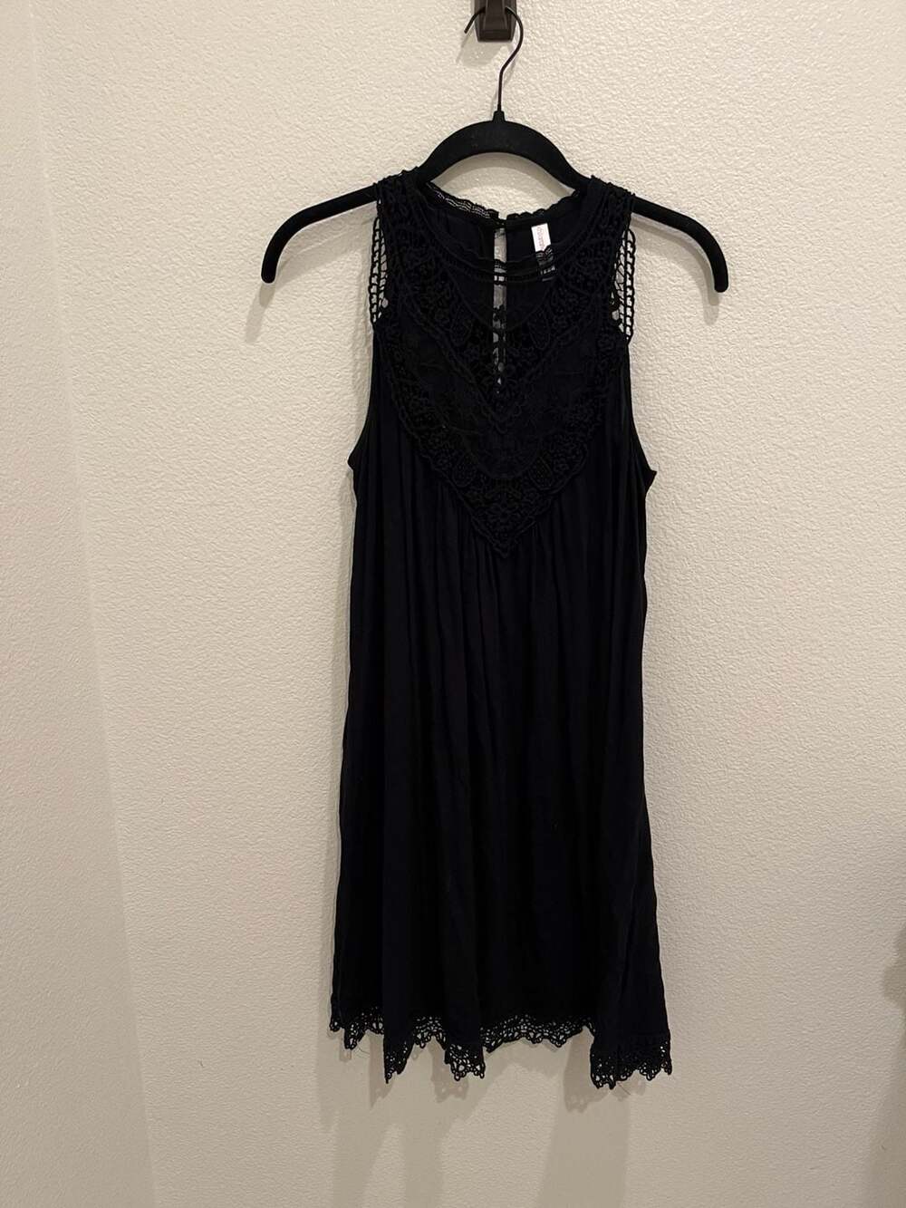 Xhilaration Black Sleeveless Mini Dress with Crochet Lace Trim Detail - Picture 6 of 7